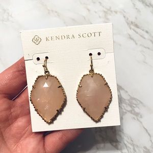 EUC Kendra Scott Corley earrings in rose quartz